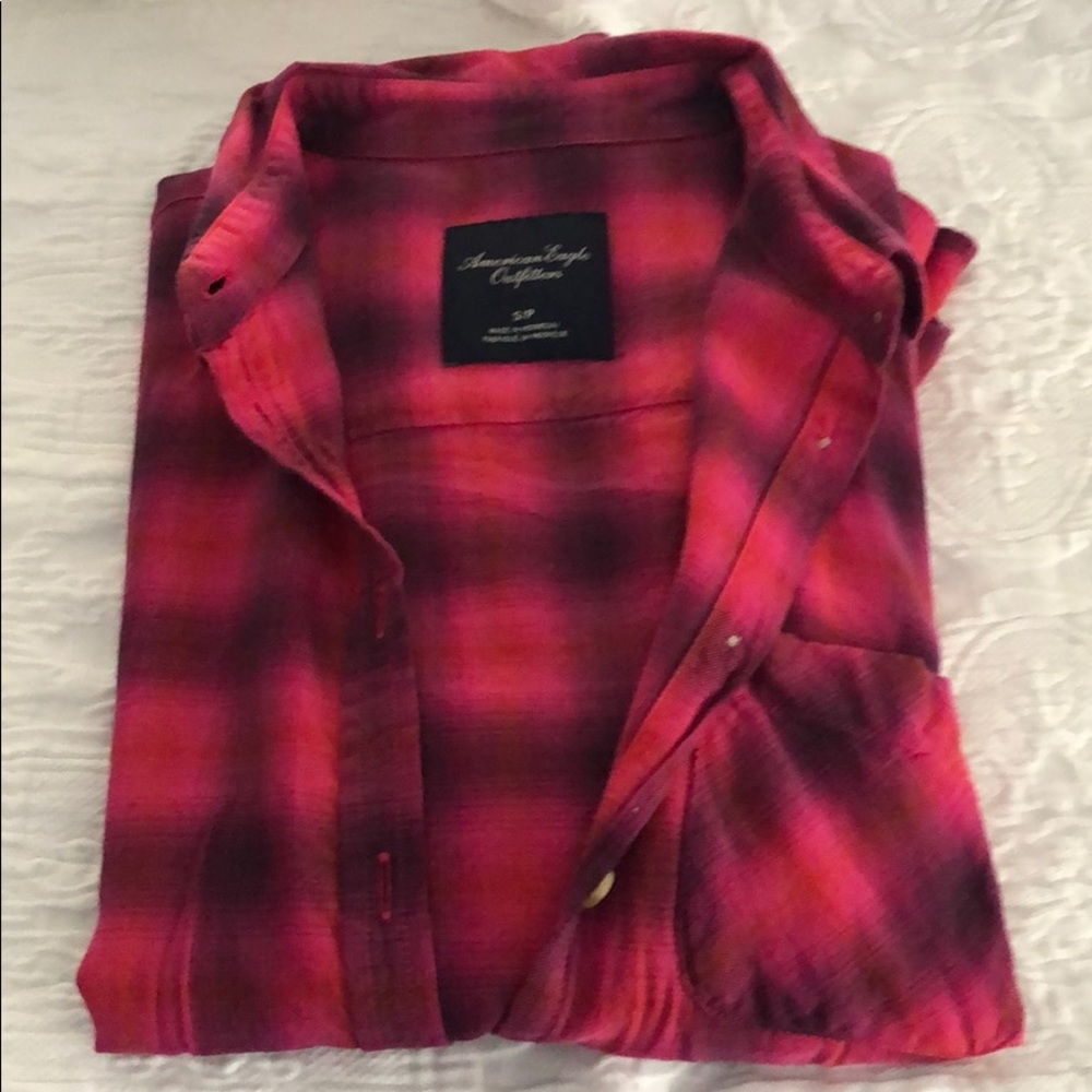 Soft pink plaid long sleeve. Extremely soft AE
